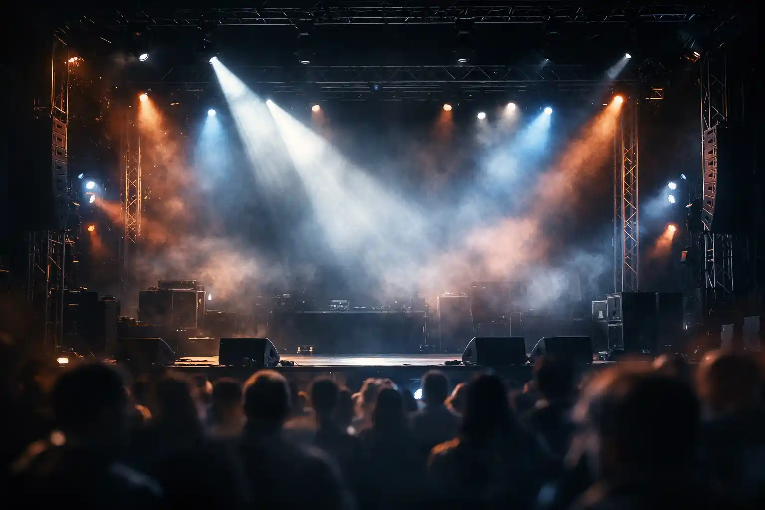 Üres koncertszínpad trap/rap hangulattal a KKevin kvízhez