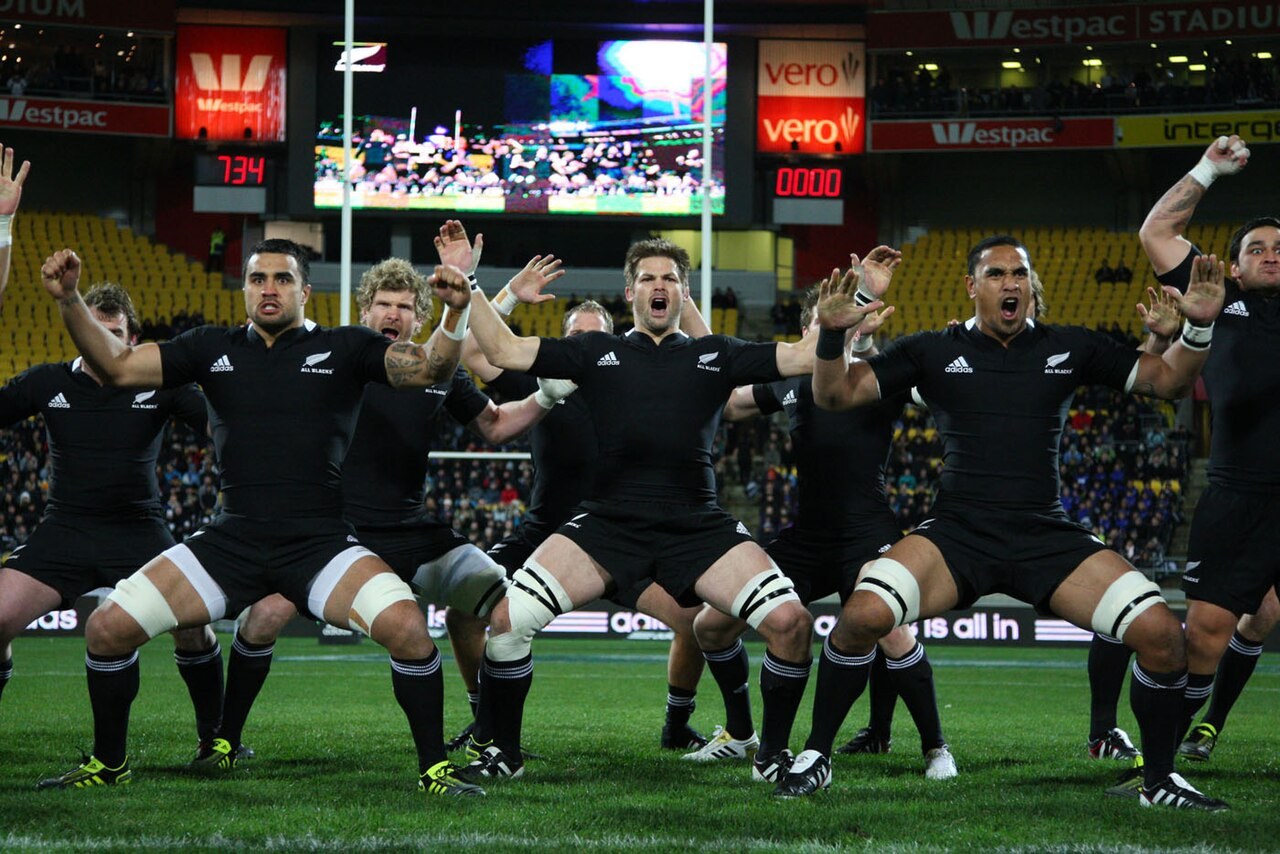 Fedezd fel Új-Zéland kulturális kincseit! 4 All Blacks rugby team performing haka
