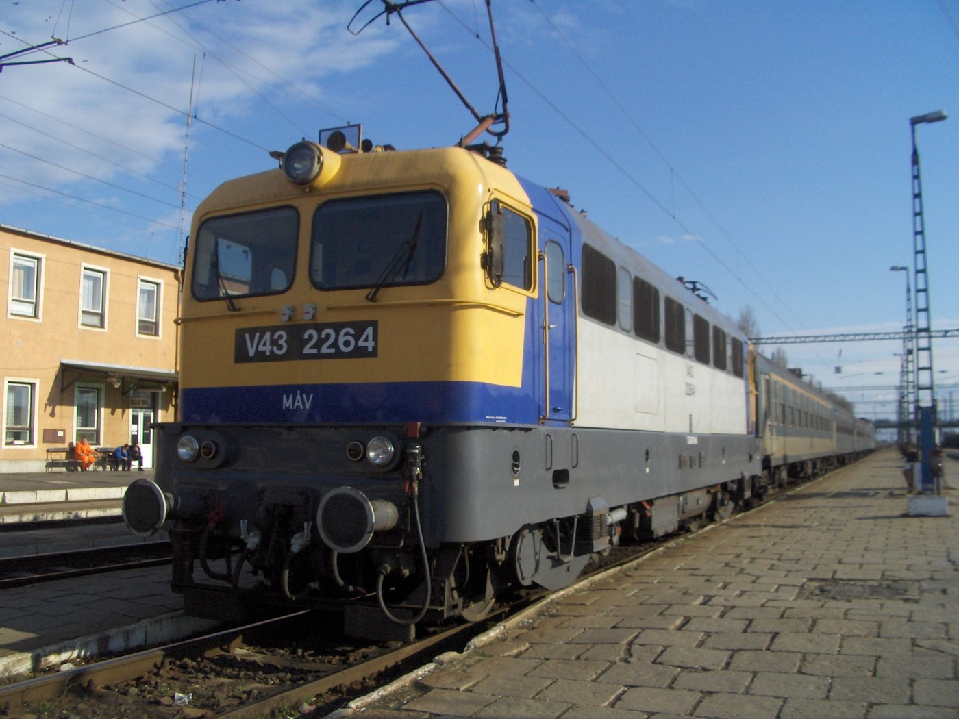 kviz vonatok v43